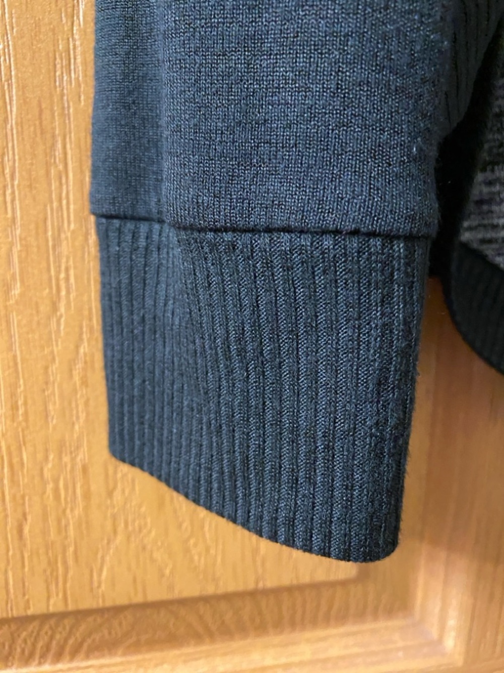 GAP Sweater - Picture 4 of 5
